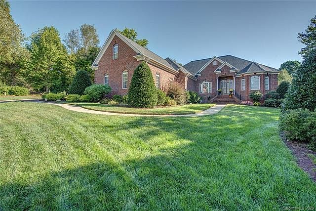 1st image of 2810 Foxfield Ct
