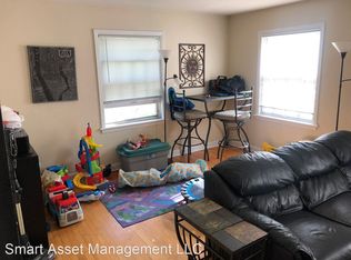 512 E Henry Clay St #2, Milwaukee, WI 53217