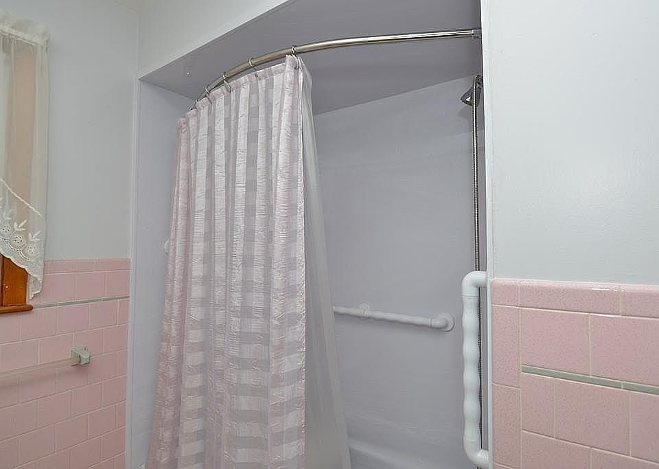 1st image of 129 Seabury St