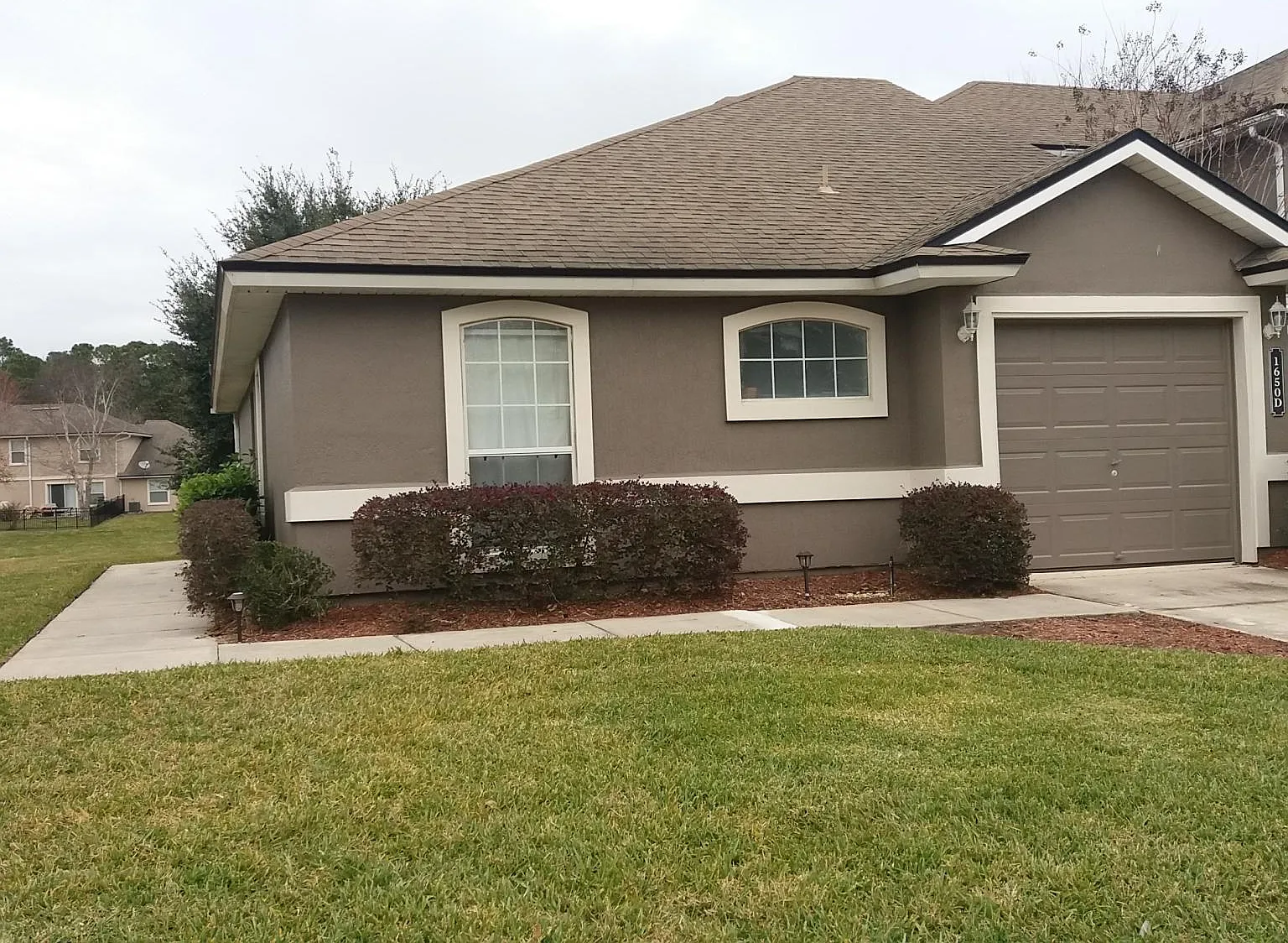 3 bed, 1100 sqft, $1,975 — Photo 2