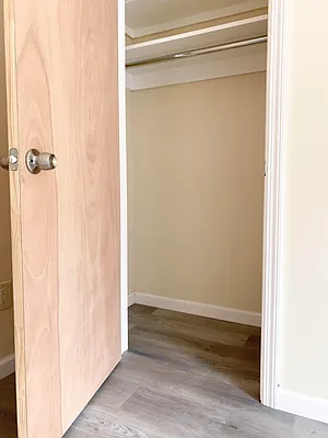 Rented by RealTegrity NY LLC | media 24