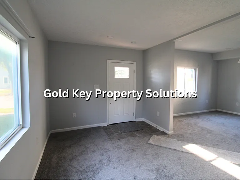 508 W Monroe St — Photo 4