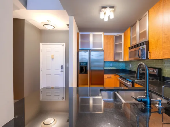 26 Avenue At Port Imperial image 4 of 26