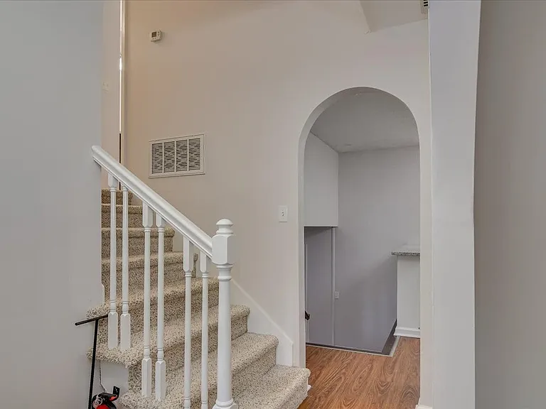 303 Meadowlake Dr — Photo 15