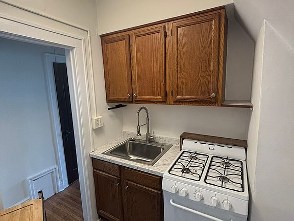 4th image of 537 W Ferry St APT 5
