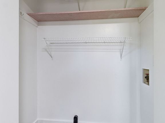 5th image of 120 Glen Cove Trl