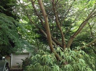 10327 12th Ave NE, Seattle, WA 98125