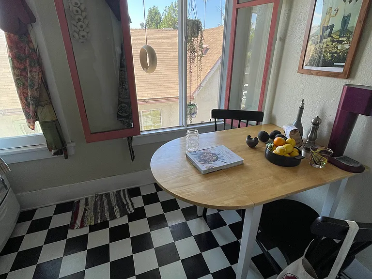 64 N Bonnie Ave #5 — Photo 7