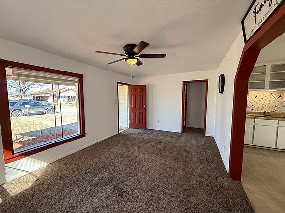 2nd image of 2715 Pennsylvania Rd