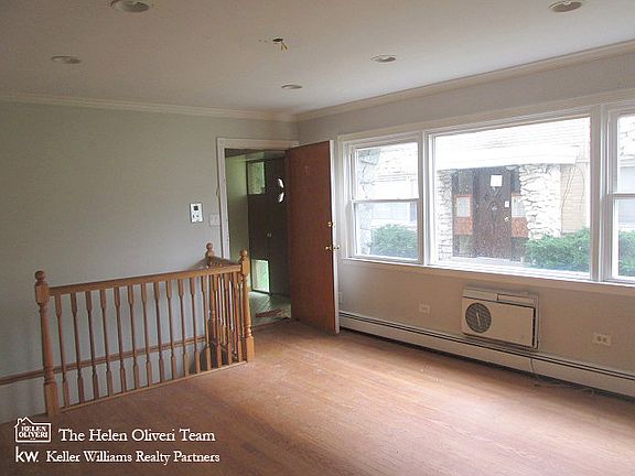 3rd image of 8626 W Berwyn Ave Unit 1S