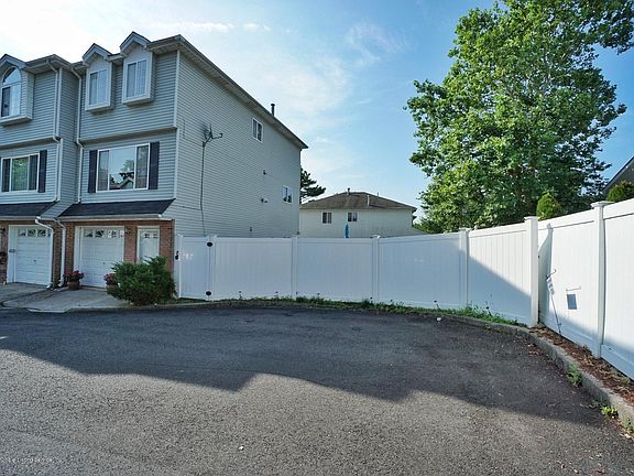 2nd image of 26 Michael Ct