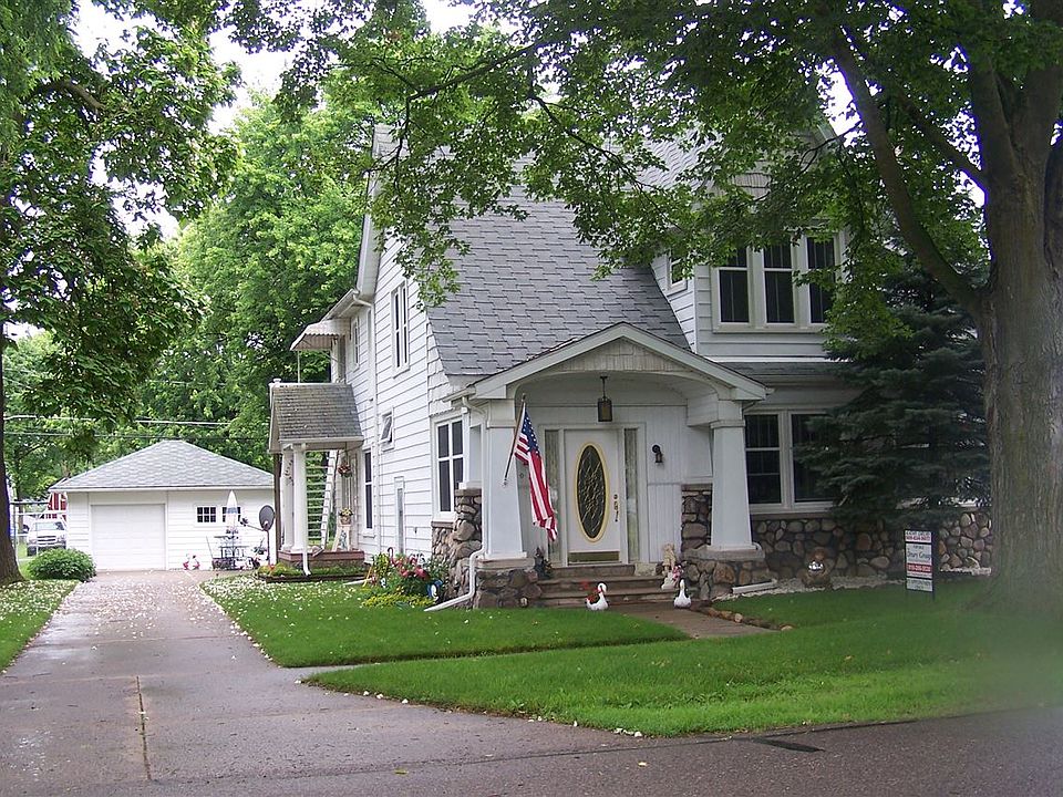 1st image of 206 S Shiawassee St