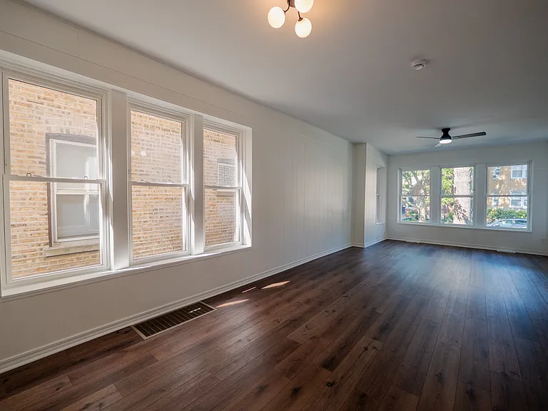 5737 N Washtenaw Ave #1 — Photo 3