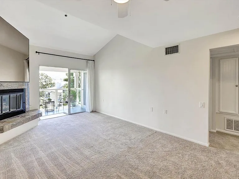 1682 Circa Del Lago #A305 — Photo 7