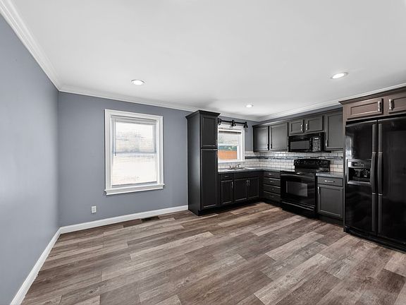 5th image of 501 Orchard St