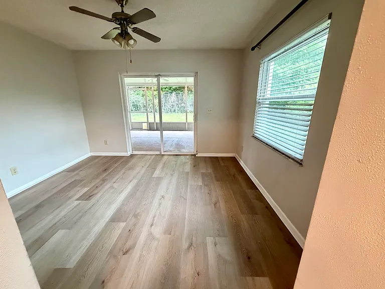 1841 Linden Rd — Photo 30