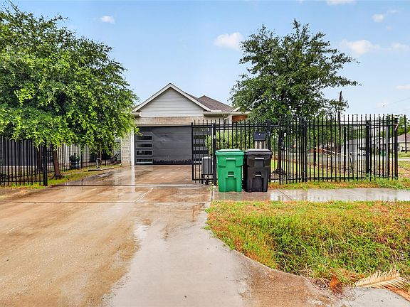4th image of 3267 Simmons St