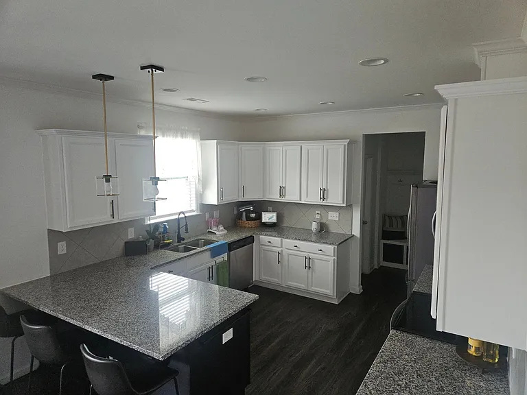 210 Montasel Ct — Photo 6