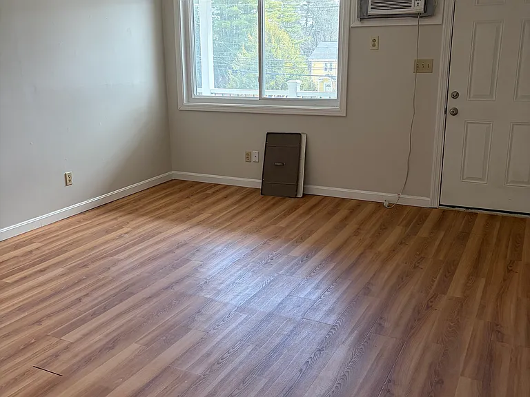 410 Portland St #G — Photo 8
