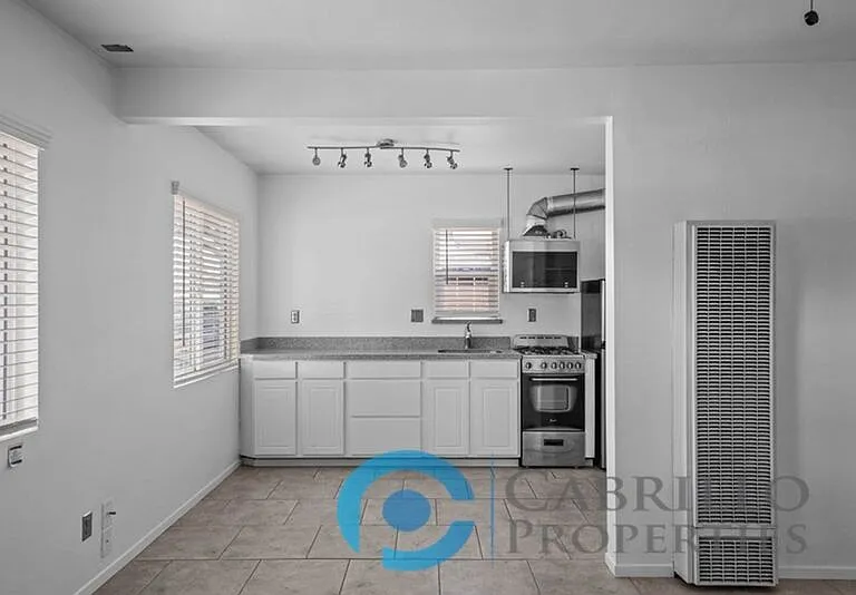 2110 Bacon St #8 — Photo 9