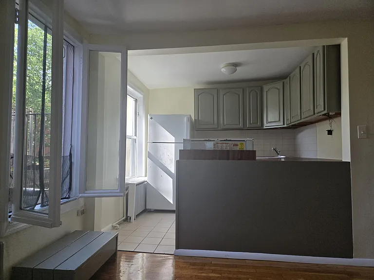 236 Hoyt St #2 — Photo 2
