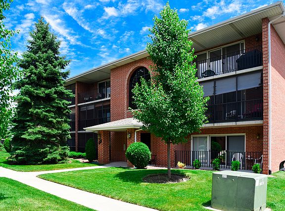 2nd image of 5031 Circle Ct APT 209