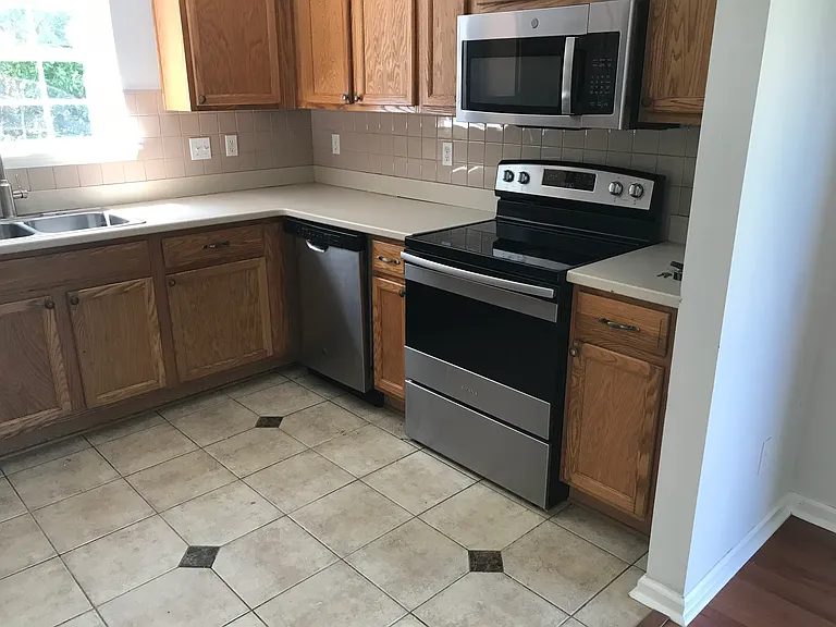 430 Live Oak Walk — Photo 16