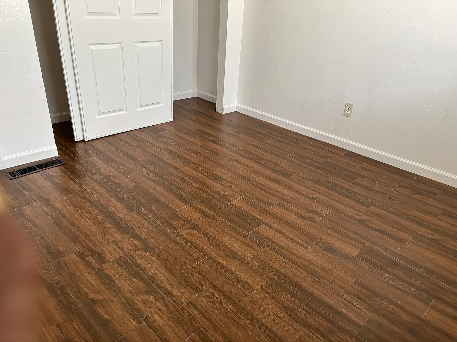 2 bed, 9600 sqft, $1,700 — Photo 2