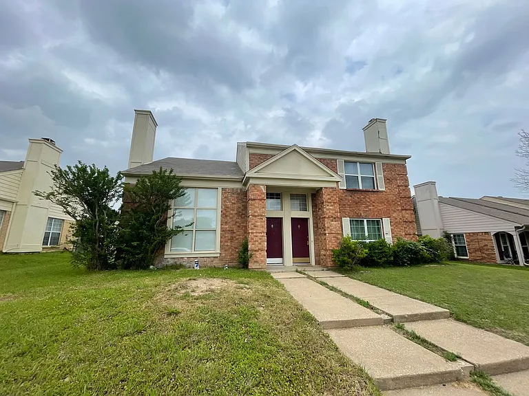 2224 Forestbrook Dr — Photo 3