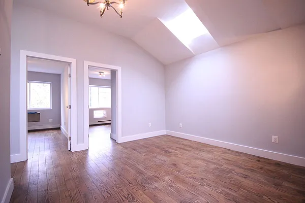 Rented by Compass | media 19