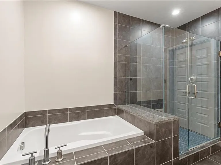 1080 Peachtree St NE #2110 — Photo 26