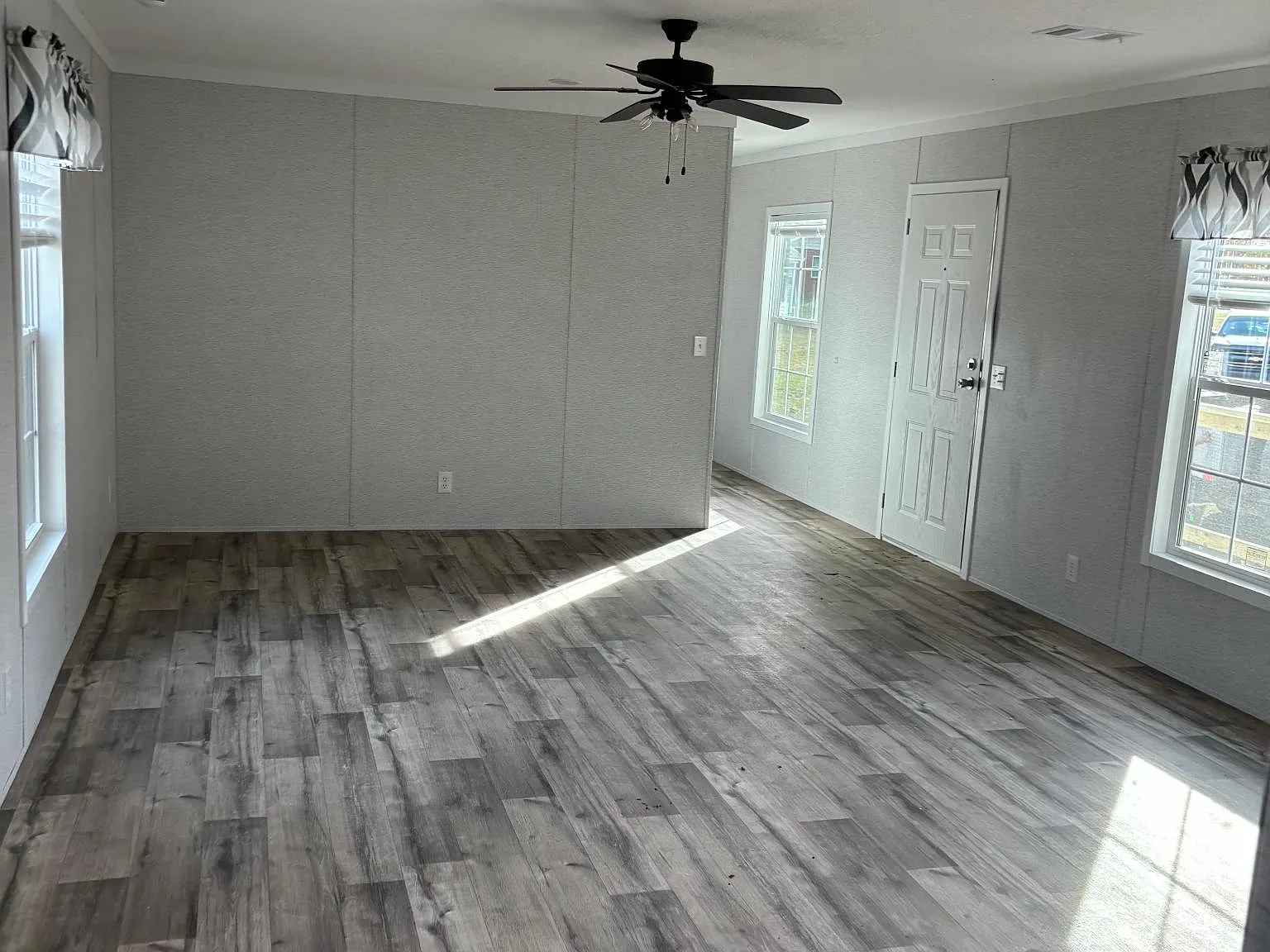 2 bed, $1,250 — Photo 2