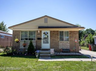19566 Heckman St, Clinton Township, MI 48035