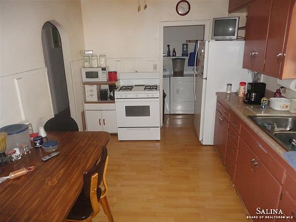 4th image of 523 Inez Ave