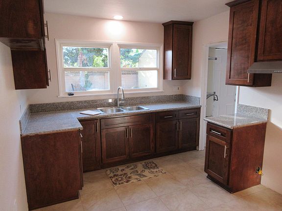3rd image of 13613 Benfield Ave