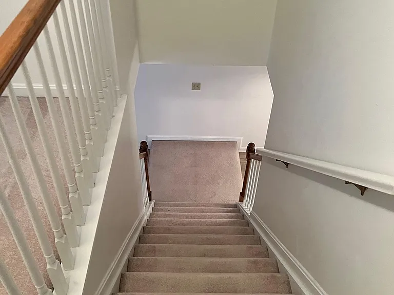818 Berne Ct — Photo 9