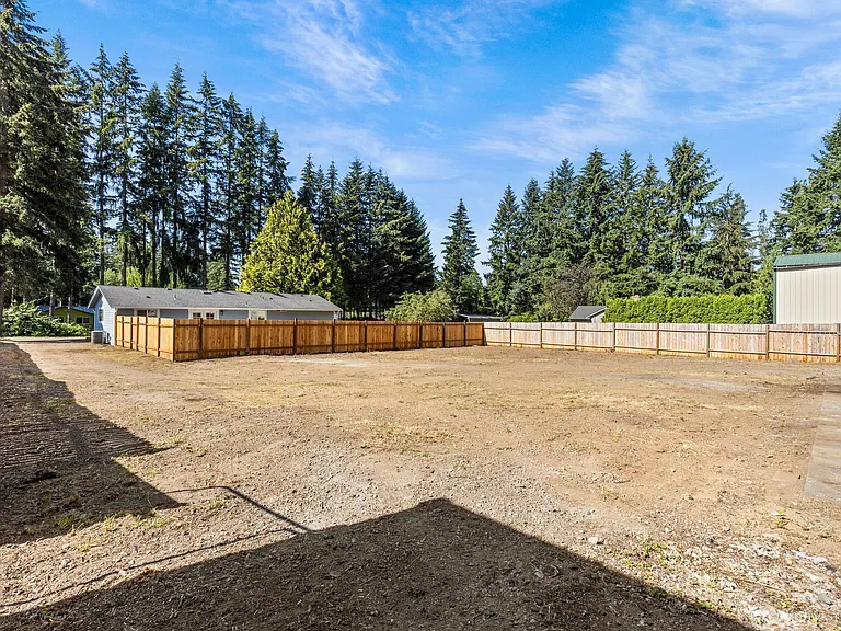 9528 Woods Pl — Photo 24
