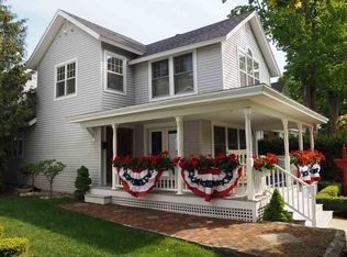 423 E Main St, Harbor Springs, MI 49740