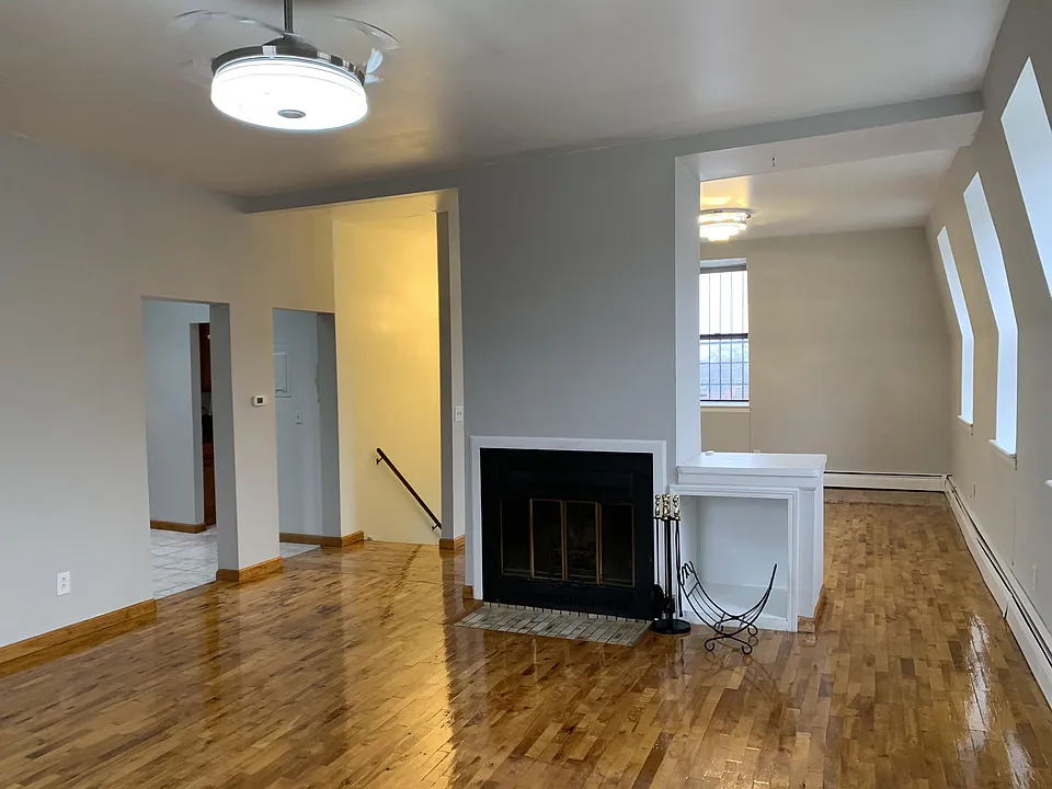 126 Cottage St #4