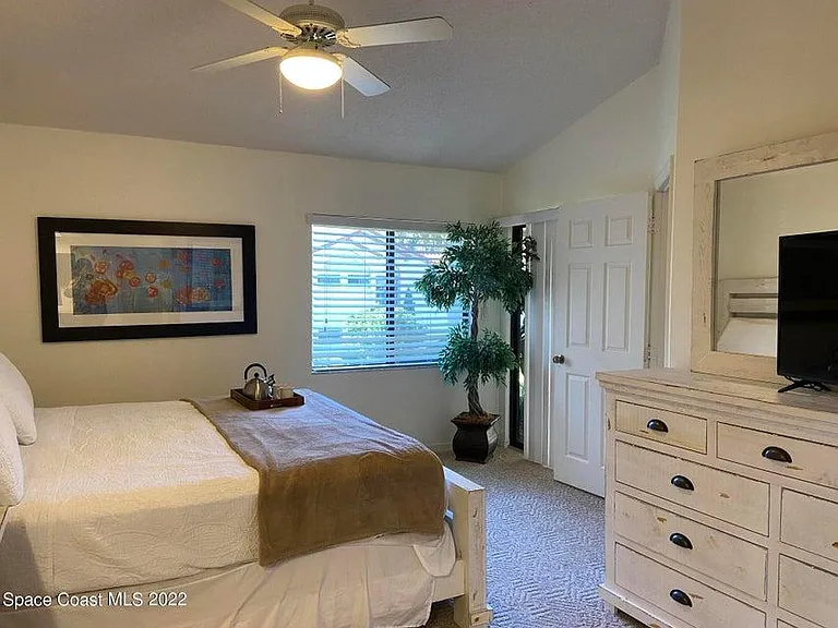 1039 Country Club Dr — Photo 6