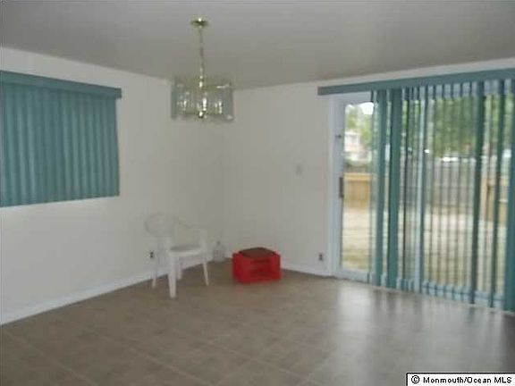 2nd image of 141 Taft Dr