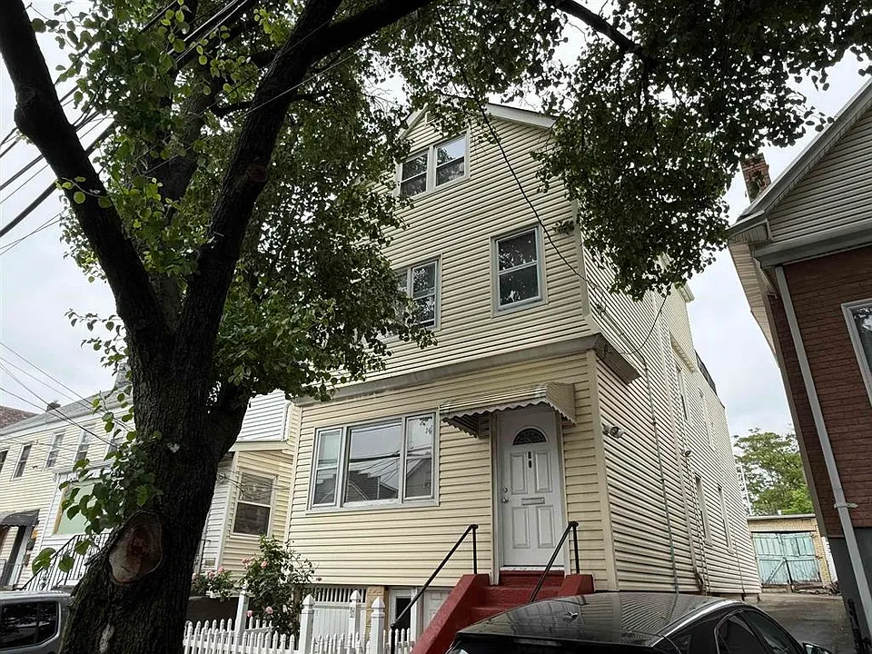 80 McAdoo Ave