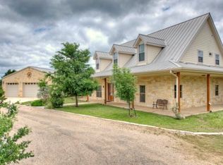 121 Spring Buck Ln N, Kerrville, TX 78028