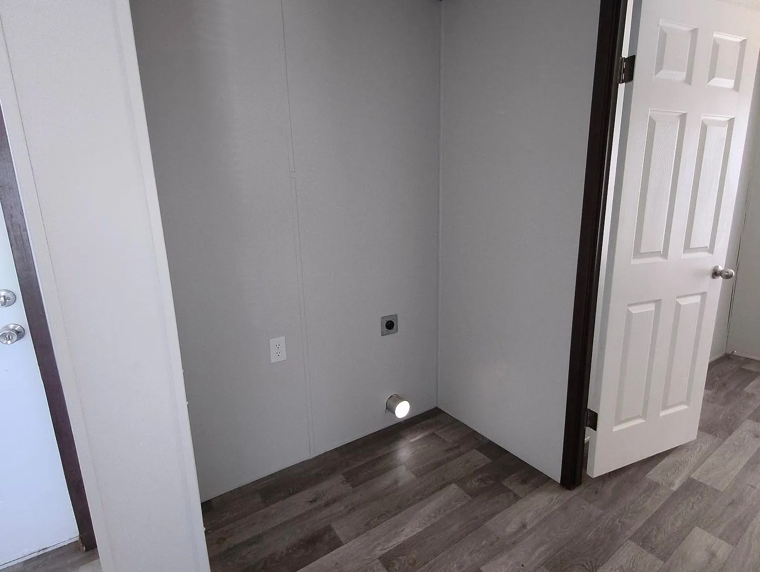 36 - 9 W AW — Photo 4