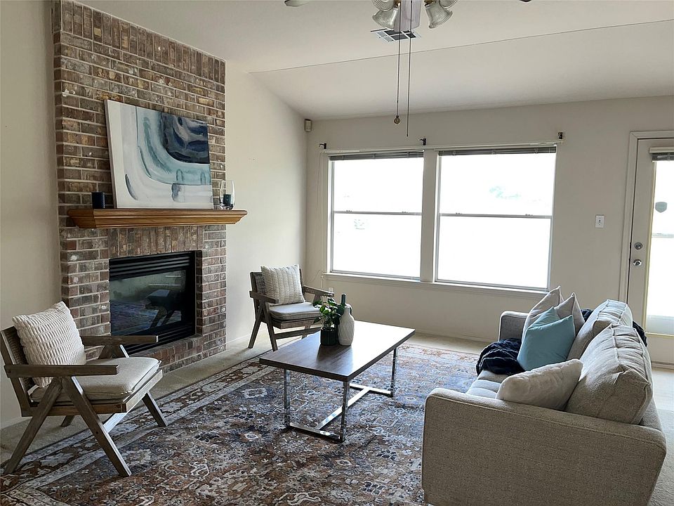 1st image of 100 Adelfa Dr