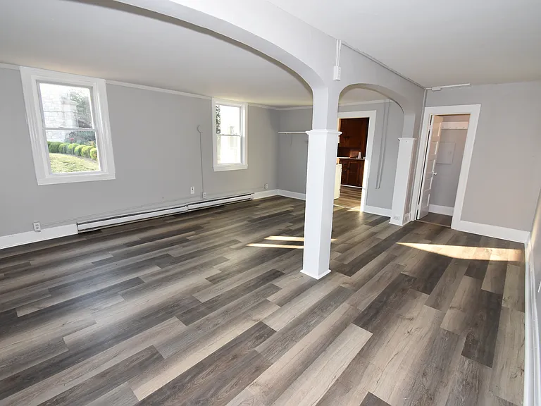 186 W Main St #C — Photo 4