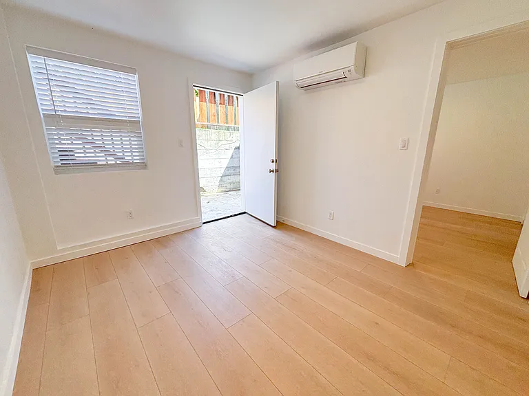 1408 Shafter Ave #C — Photo 5