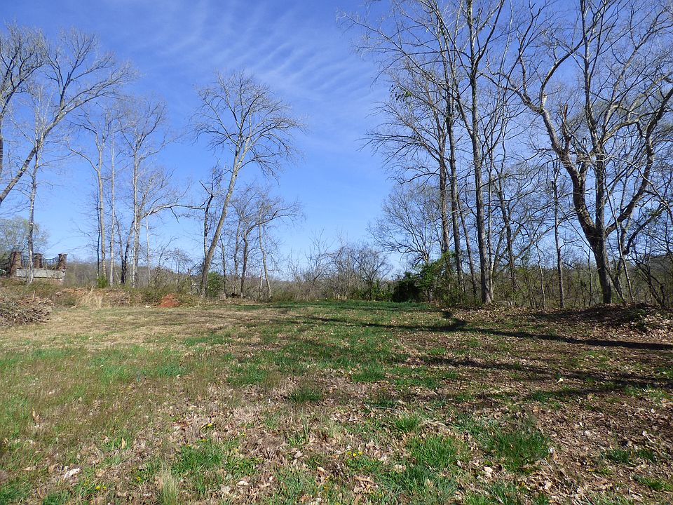 2nd image of 841 River Run Rd