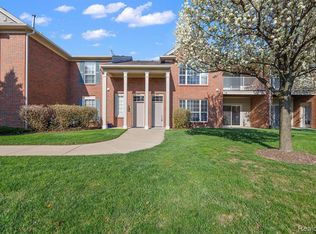 20106 Chesapeake Cir, Commerce Twp, MI 48390
