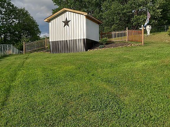 2nd image of Hurd Rd